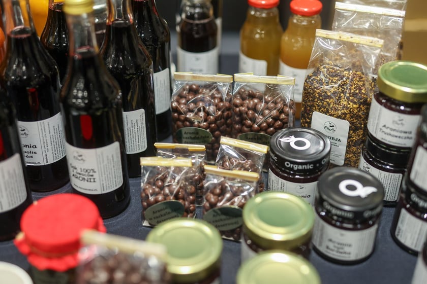 Na zdjęciach IV edycja programu &bdquo;Od pola na wrocławski st&oacute;ł&rdquo; we wrocławskim Novotelu