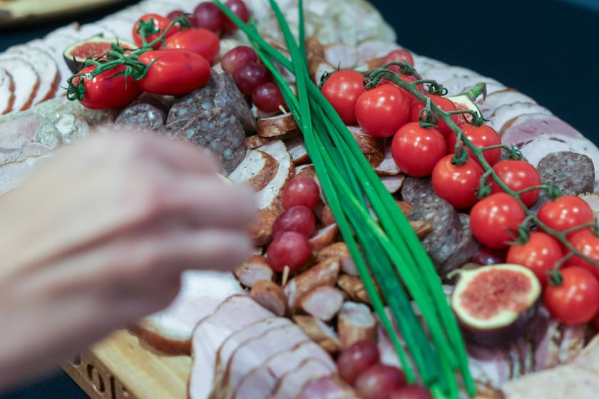 Na zdjęciach IV edycja programu &bdquo;Od pola na wrocławski st&oacute;ł&rdquo; we wrocławskim Novotelu