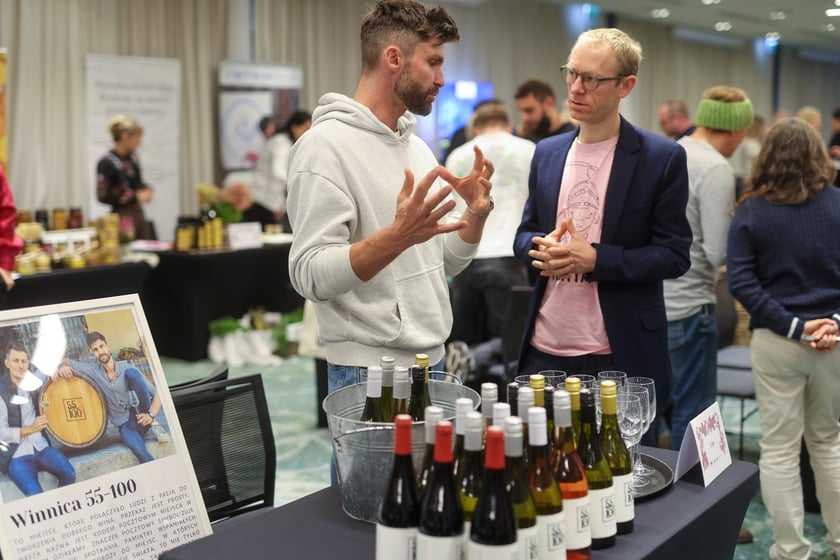 Na zdjęciach IV edycja programu &bdquo;Od pola na wrocławski st&oacute;ł&rdquo; we wrocławskim Novotelu