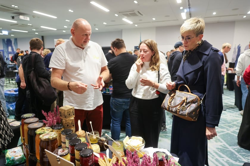 Na zdjęciach IV edycja programu &bdquo;Od pola na wrocławski st&oacute;ł&rdquo; we wrocławskim Novotelu