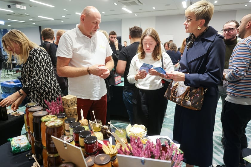 Na zdjęciach IV edycja programu &bdquo;Od pola na wrocławski st&oacute;ł&rdquo; we wrocławskim Novotelu