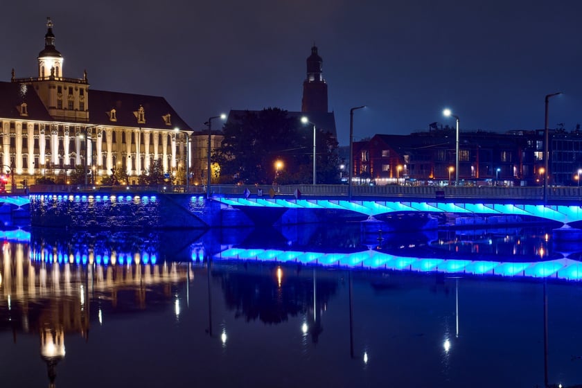 Próby światła na wyremontowanych mostach Uniwersyteckich, 8 października 2025