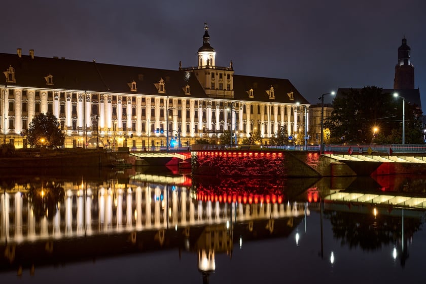 Próby światła na wyremontowanych mostach Uniwersyteckich, 8 października 2025