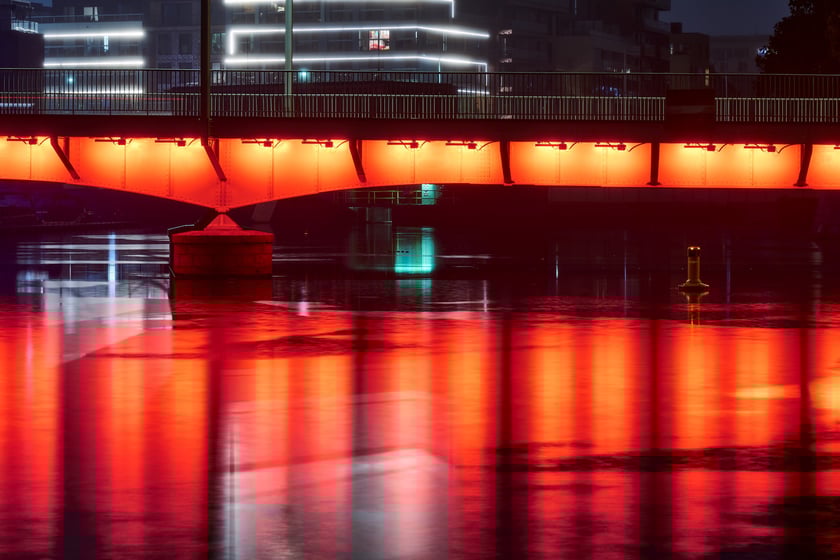 Próby światła na wyremontowanych mostach Uniwersyteckich, 8 października 2025