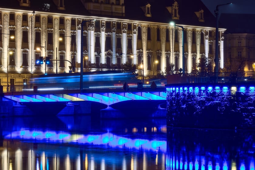 Próby światła na wyremontowanych mostach Uniwersyteckich, 8 października 2025