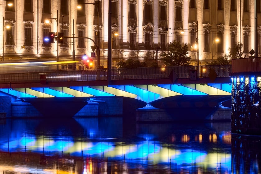 Próby światła na wyremontowanych mostach Uniwersyteckich, 8 października 2025