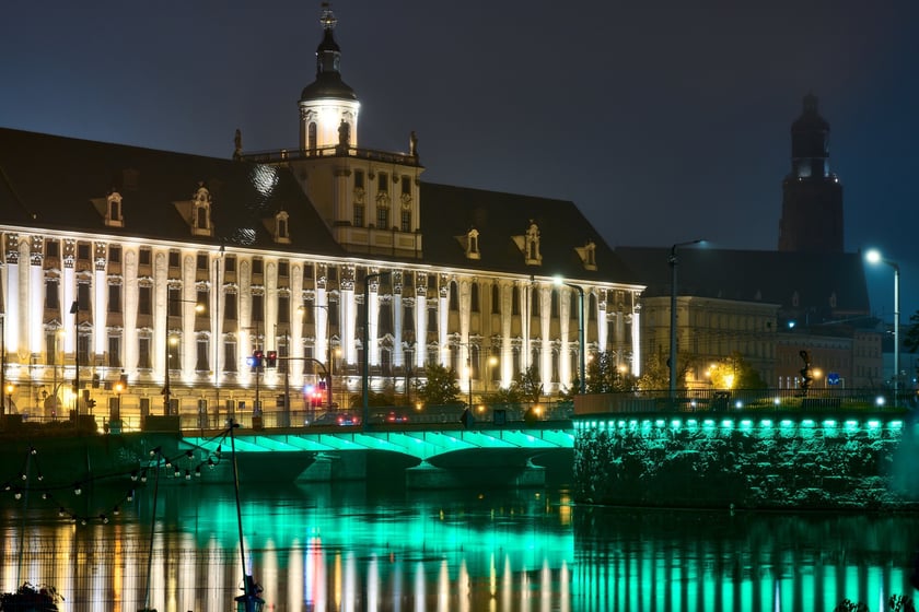 Próby światła na wyremontowanych mostach Uniwersyteckich, 8 października 2025