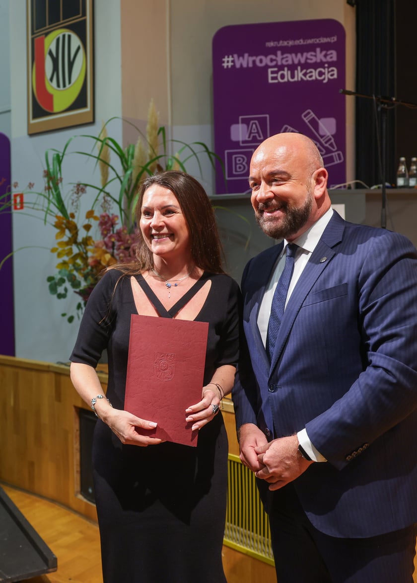 Dzień Edukacji Narodowej. Wręczenie Nagród Prezydenta Wrocławia nauczycielom wrocławskich szkół i przedszkoli