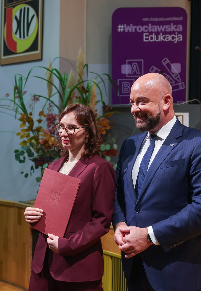 Dzień Edukacji Narodowej. Wręczenie Nagród Prezydenta Wrocławia nauczycielom wrocławskich szkół i przedszkoli