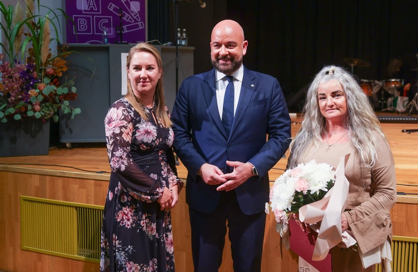 Dzień Edukacji Narodowej. Wręczenie Nagród Prezydenta Wrocławia nauczycielom wrocławskich szkół i przedszkoli