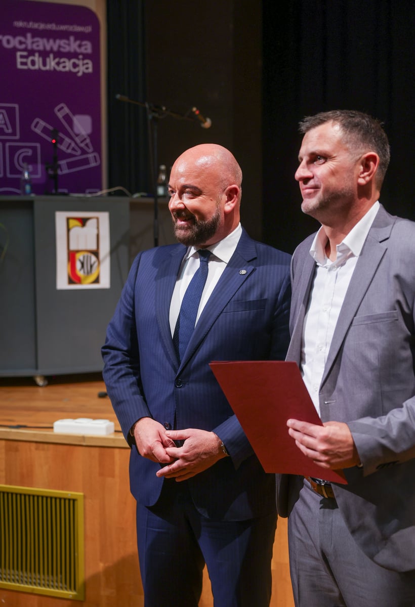 Dzień Edukacji Narodowej. Wręczenie Nagród Prezydenta Wrocławia nauczycielom wrocławskich szkół i przedszkoli