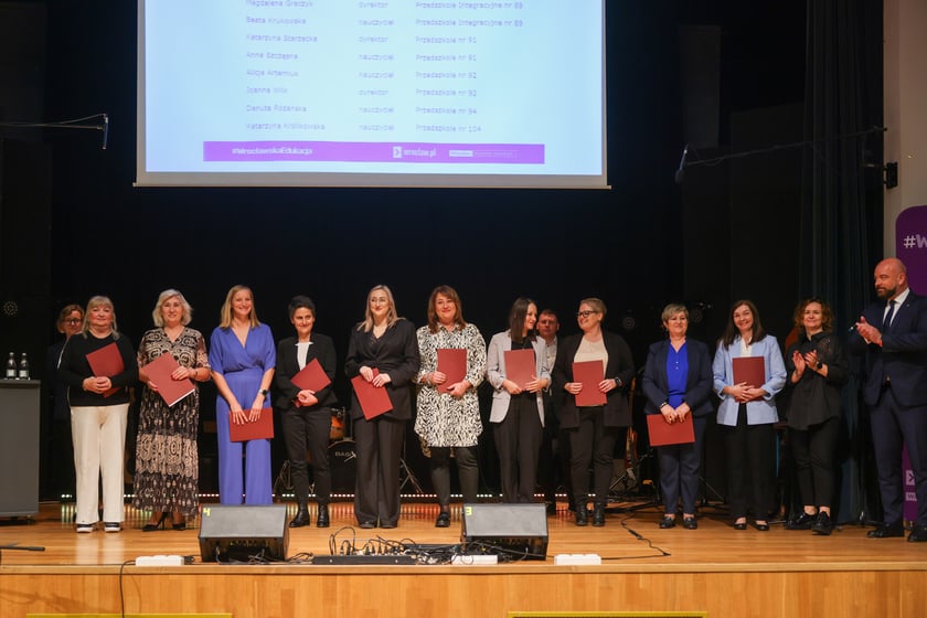 Dzień Edukacji Narodowej. Wręczenie Nagród Prezydenta Wrocławia nauczycielom wrocławskich szkół i przedszkoli