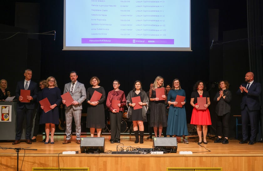 Dzień Edukacji Narodowej. Wręczenie Nagród Prezydenta Wrocławia nauczycielom wrocławskich szkół i przedszkoli