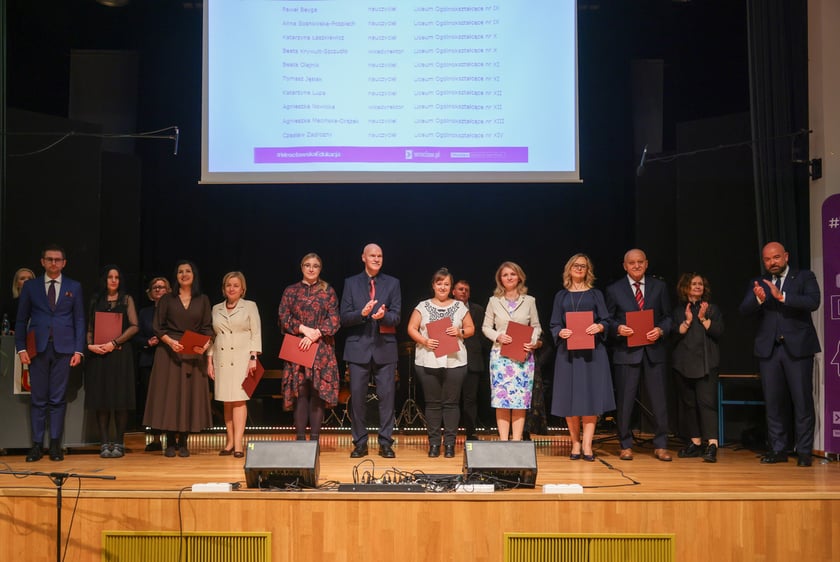 Dzień Edukacji Narodowej. Wręczenie Nagród Prezydenta Wrocławia nauczycielom wrocławskich szkół i przedszkoli