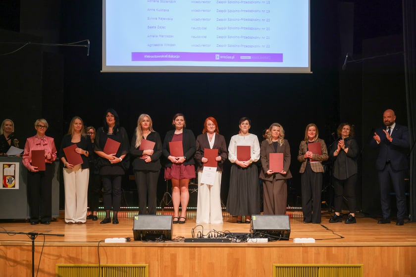 Dzień Edukacji Narodowej. Wręczenie Nagród Prezydenta Wrocławia nauczycielom wrocławskich szkół i przedszkoli