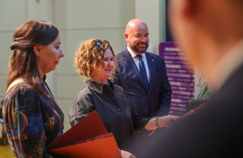 Dzień Edukacji Narodowej. Wręczenie Nagród Prezydenta Wrocławia nauczycielom wrocławskich szkół i przedszkoli