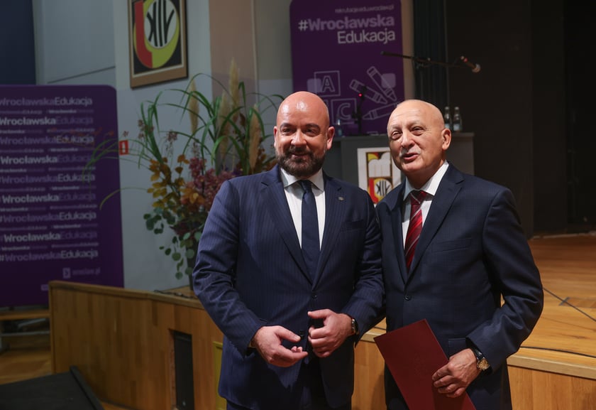 Dzień Edukacji Narodowej. Wręczenie Nagród Prezydenta Wrocławia nauczycielom wrocławskich szkół i przedszkoli