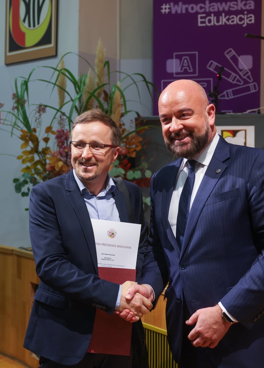 Dzień Edukacji Narodowej. Wręczenie Nagród Prezydenta Wrocławia nauczycielom wrocławskich szkół i przedszkoli