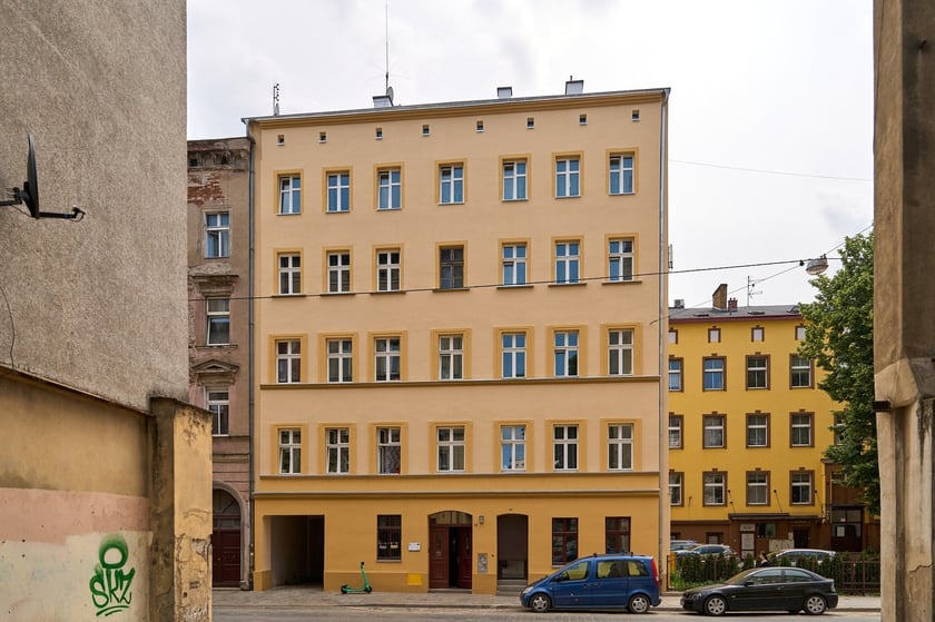 Kamienica przy Prądzyńskiego po remoncie (czerwiec 2025)