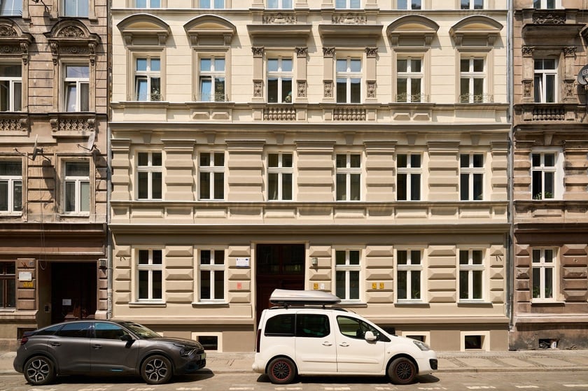 Kamienica przy Prądzyńskiego po remoncie (czerwiec 2025)