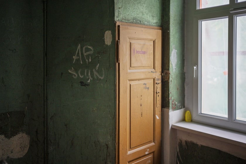 Prądzyńskiego 20a w trackie remontu elewacji, 24 października 2025