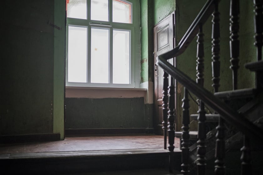 Prądzyńskiego 20a w trackie remontu elewacji, 24 października 2025