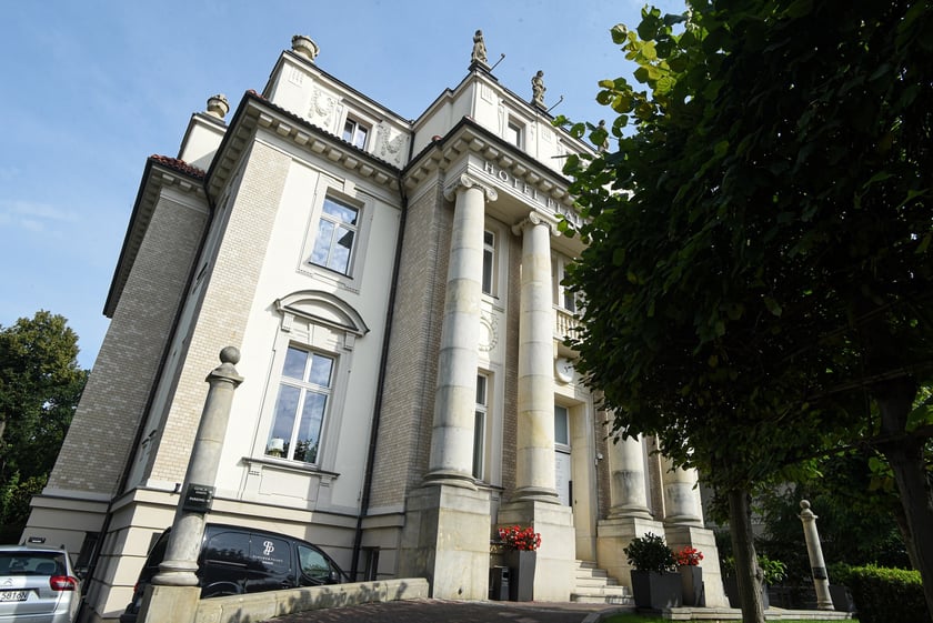 Hotel Platinum Place w zabytkowej willi Powstańców Śląskich 204