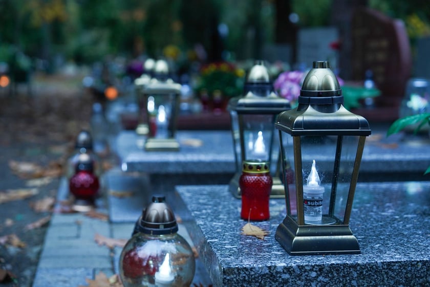 Przygotowania do Wszystkich Świętych na cmentarzu Grabiszyńskim - 26.10.2025
