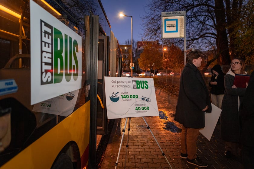 Streetbus znów w trasie. Mobilna pomoc dla osób w kryzysie bezdomności - 3.11.2025