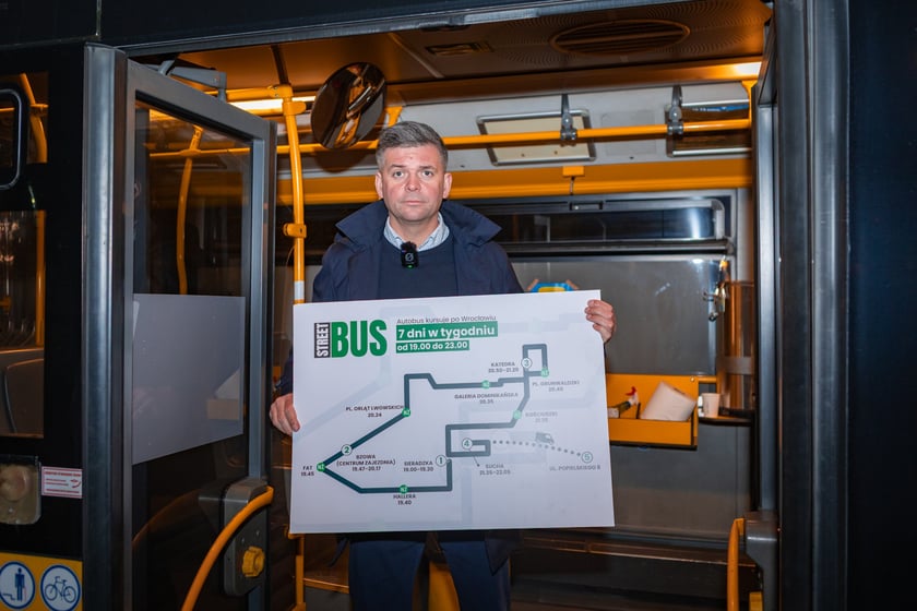 Streetbus znów w trasie. Mobilna pomoc dla osób w kryzysie bezdomności - 3.11.2025