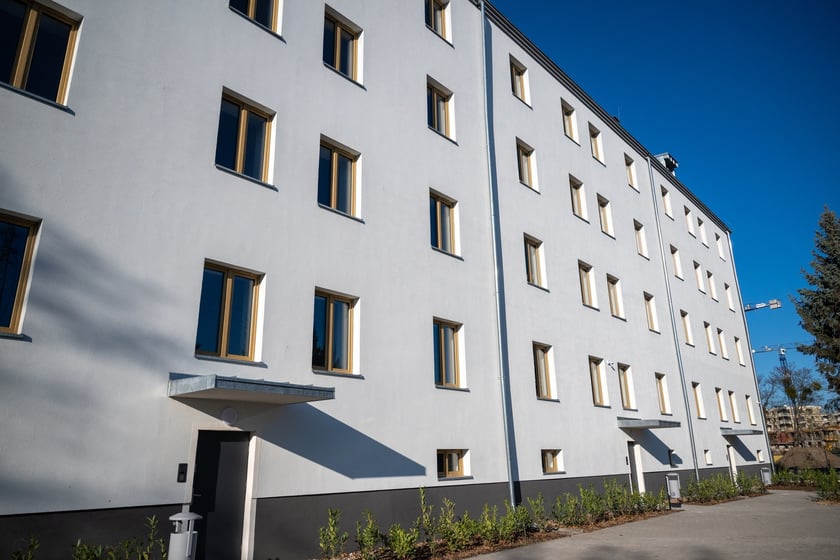 100-letni budynek przy ul. Wilczej już po remoncie. W mieszkaniach komunalnych zamieszka w nim 27 rodzin