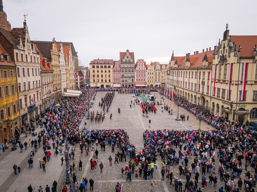Uroczyste obchody Święta Niepodległości na wrocławskim Rynku