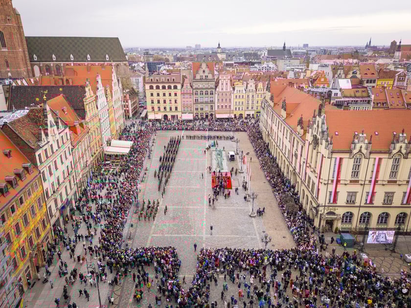 Uroczyste obchody Święta Niepodległości na wrocławskim Rynku