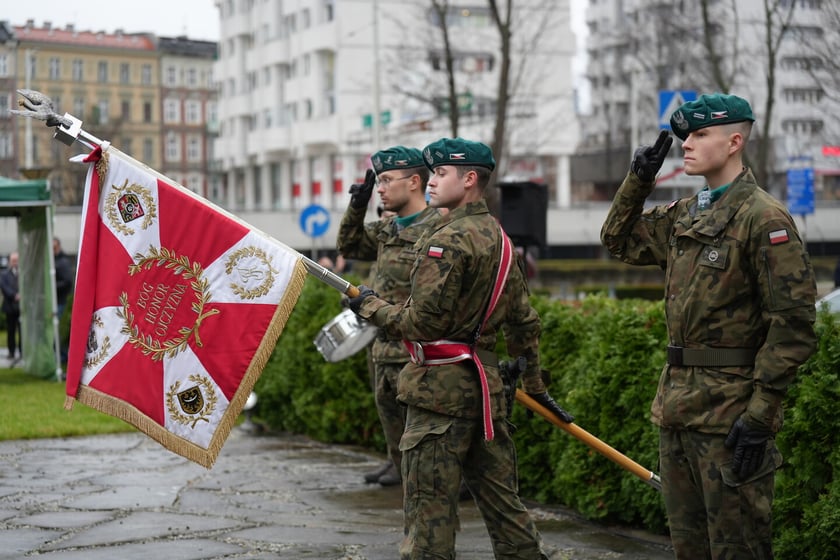 Uroczystość złożenia kwiat&oacute;w pod Pomnikiem Martyrologii Profesor&oacute;w Lwowskich w sobotę 15 listopada