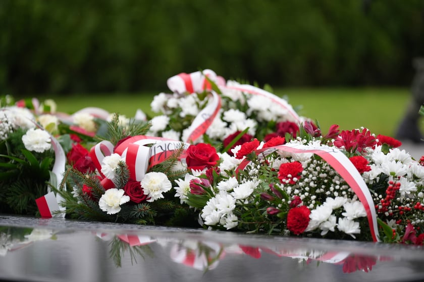 Uroczystość złożenia kwiat&oacute;w pod Pomnikiem Martyrologii Profesor&oacute;w Lwowskich w sobotę 15 listopada