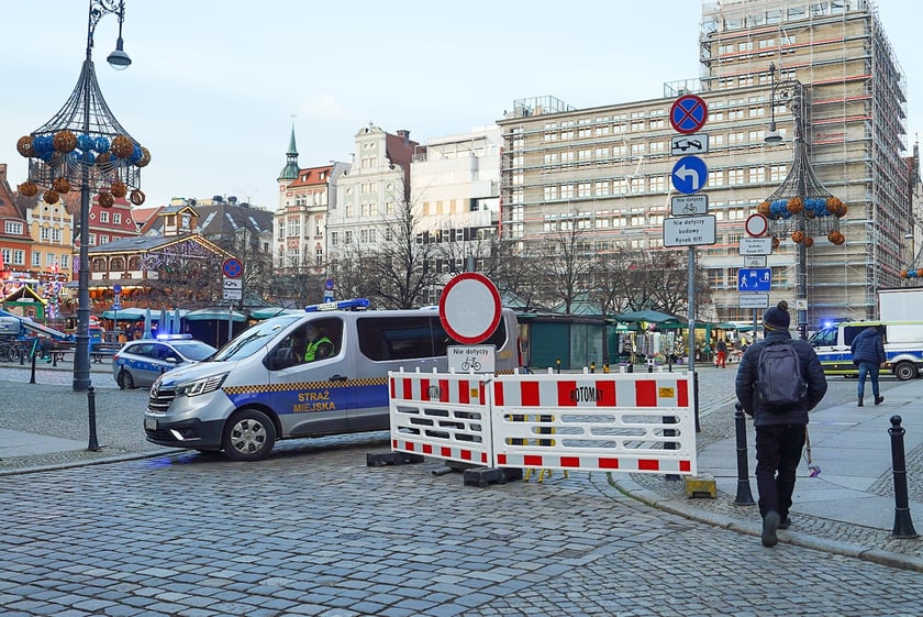 Plac Solny w dniu otwarcia Wrocławskiego Jarmarku Bożonarodzeniowego, 21 listopada 2025