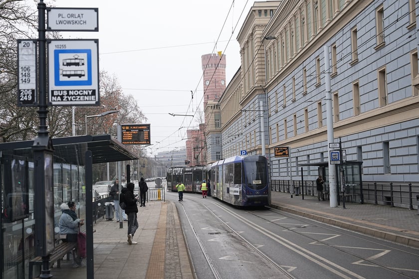 Awaria tramwaju linii nr 20 na Podwalu