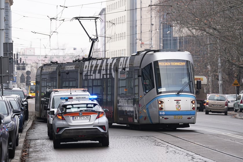 Awaria tramwaju linii nr 20 na Podwalu