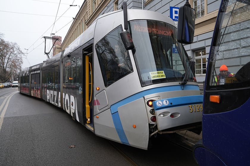 Awaria tramwaju linii nr 20 na Podwalu