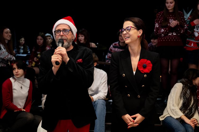 Spotkanie w ramach akcji MOPS "Paczki Dobrych Relacji" w domu parafialnym na Karłowicach