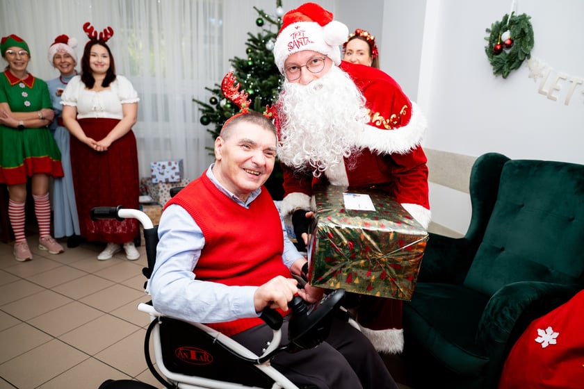 Finał akcji „Listy do Świętego Mikołaja” w DPS przy ul. Rędzińskiej we Wrocławiu
