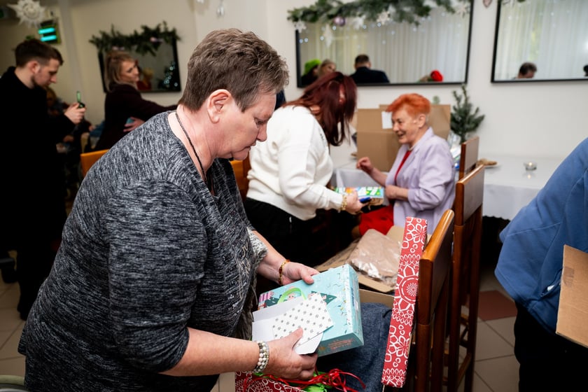 Finał akcji „Listy do Świętego Mikołaja” w DPS przy ul. Rędzińskiej we Wrocławiu