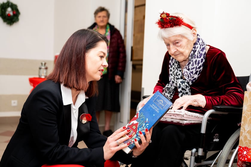 Finał akcji „Listy do Świętego Mikołaja” w DPS przy ul. Rędzińskiej we Wrocławiu