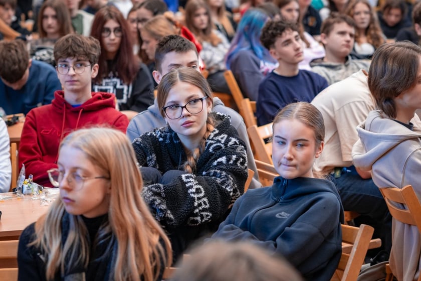 Szkolenie w ramach programu "Bezpieczny Wrocław" w I LO we Wrocławiu