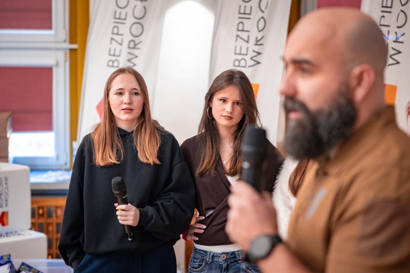 Szkolenie w ramach programu "Bezpieczny Wrocław" w I LO we Wrocławiu