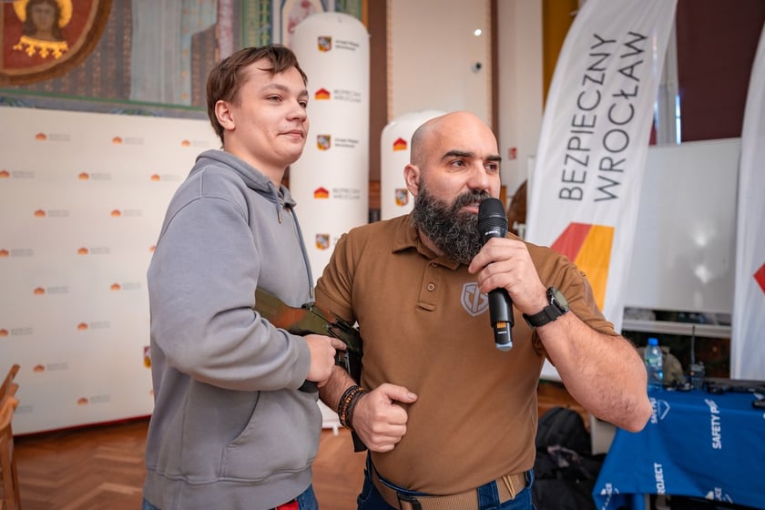 Szkolenie w ramach programu "Bezpieczny Wrocław" w I LO we Wrocławiu