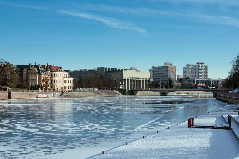Na Odrze we Wrocławiu pojawił się lód. To zjawisko niespotkane od wielu lat