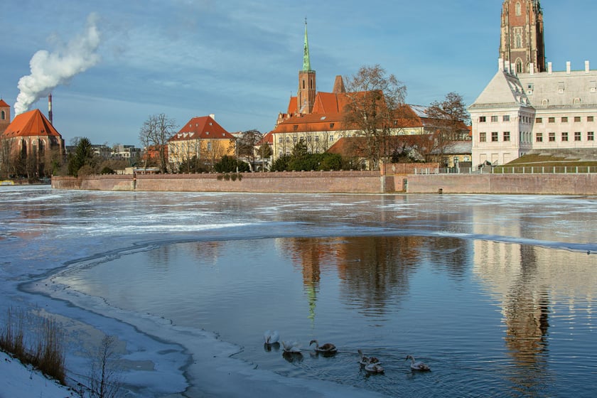 Na Odrze we Wrocławiu pojawił się lód. To zjawisko niespotkane od wielu lat