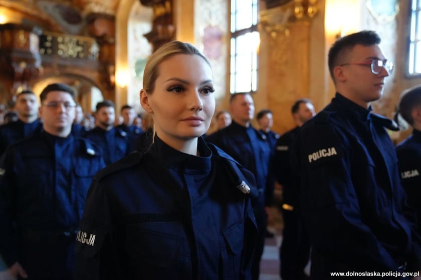 Uroczystość zaślubin nowych policjantów w Oratorium Marianum