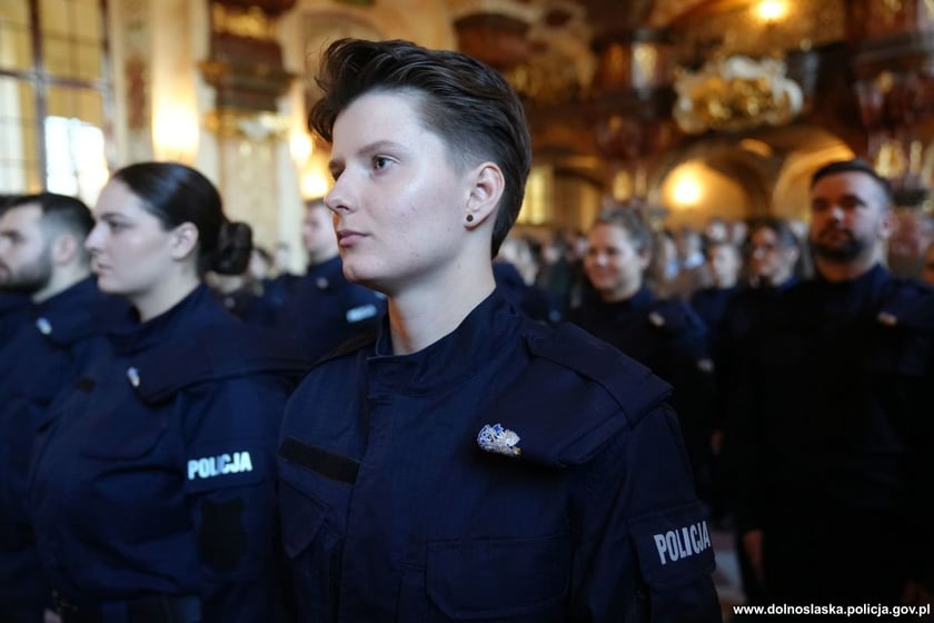 Uroczystość zaślubin nowych policjantów w Oratorium Marianum